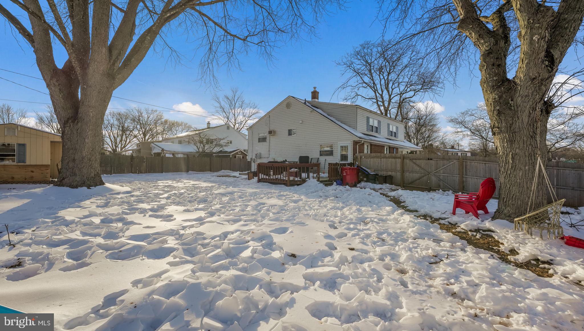 DELMONT MANOR - Residential