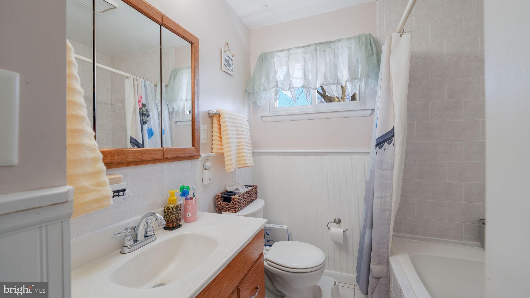 DELMONT MANOR - Residential