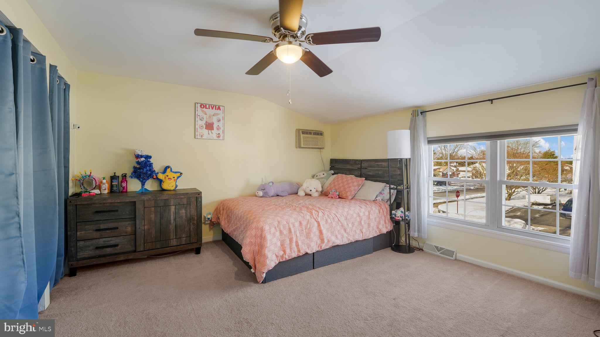 DELMONT MANOR - Residential