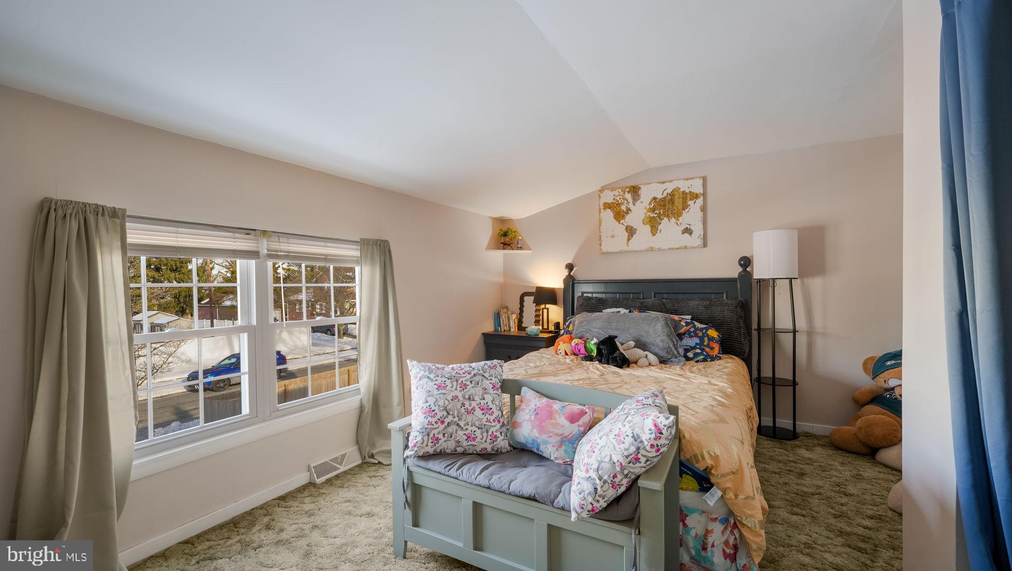 DELMONT MANOR - Residential