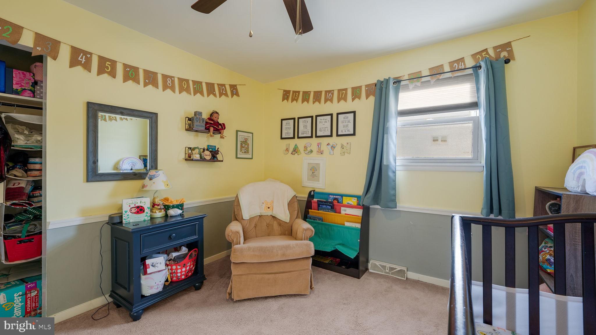 DELMONT MANOR - Residential