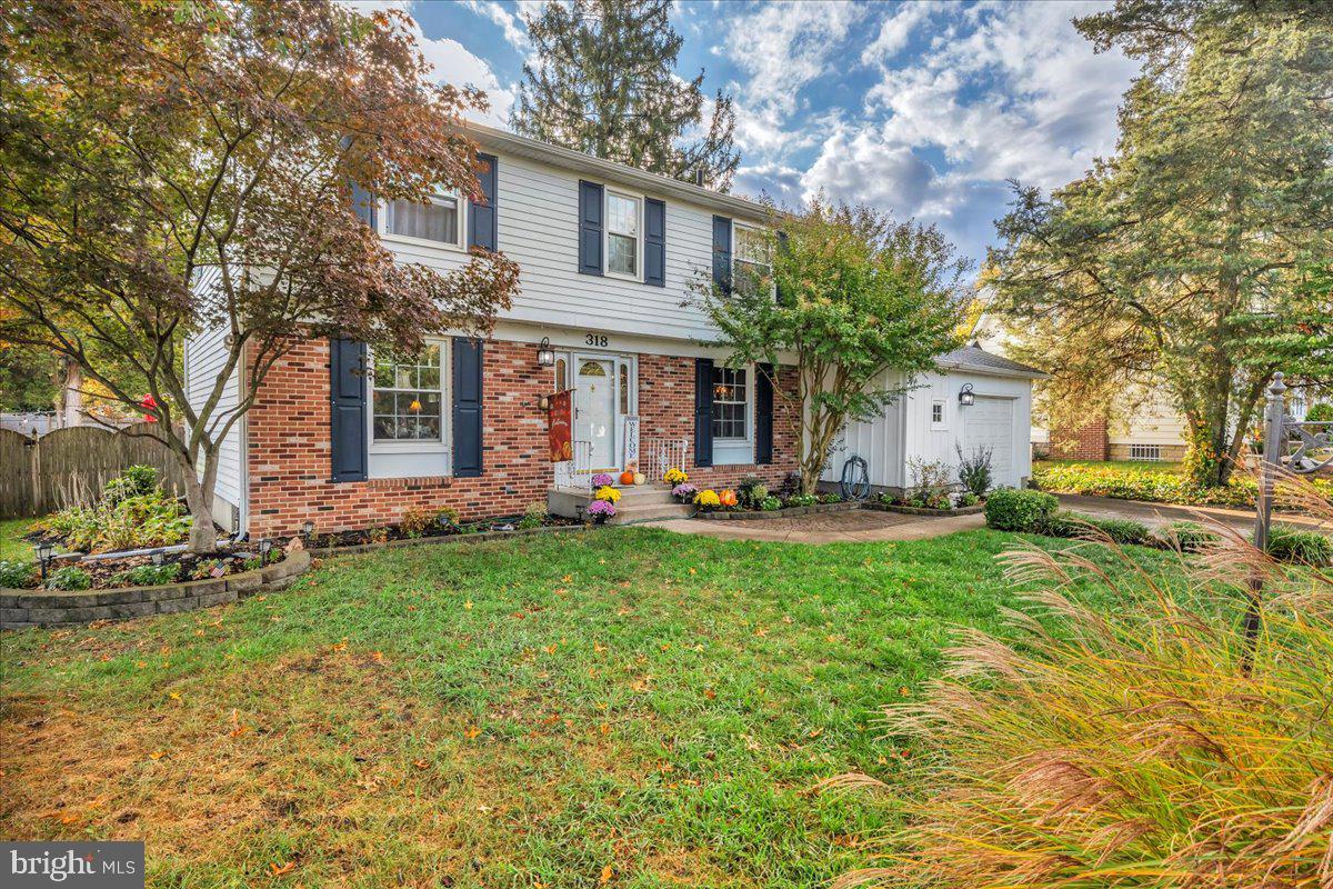 318 S COLUMBIA STREET