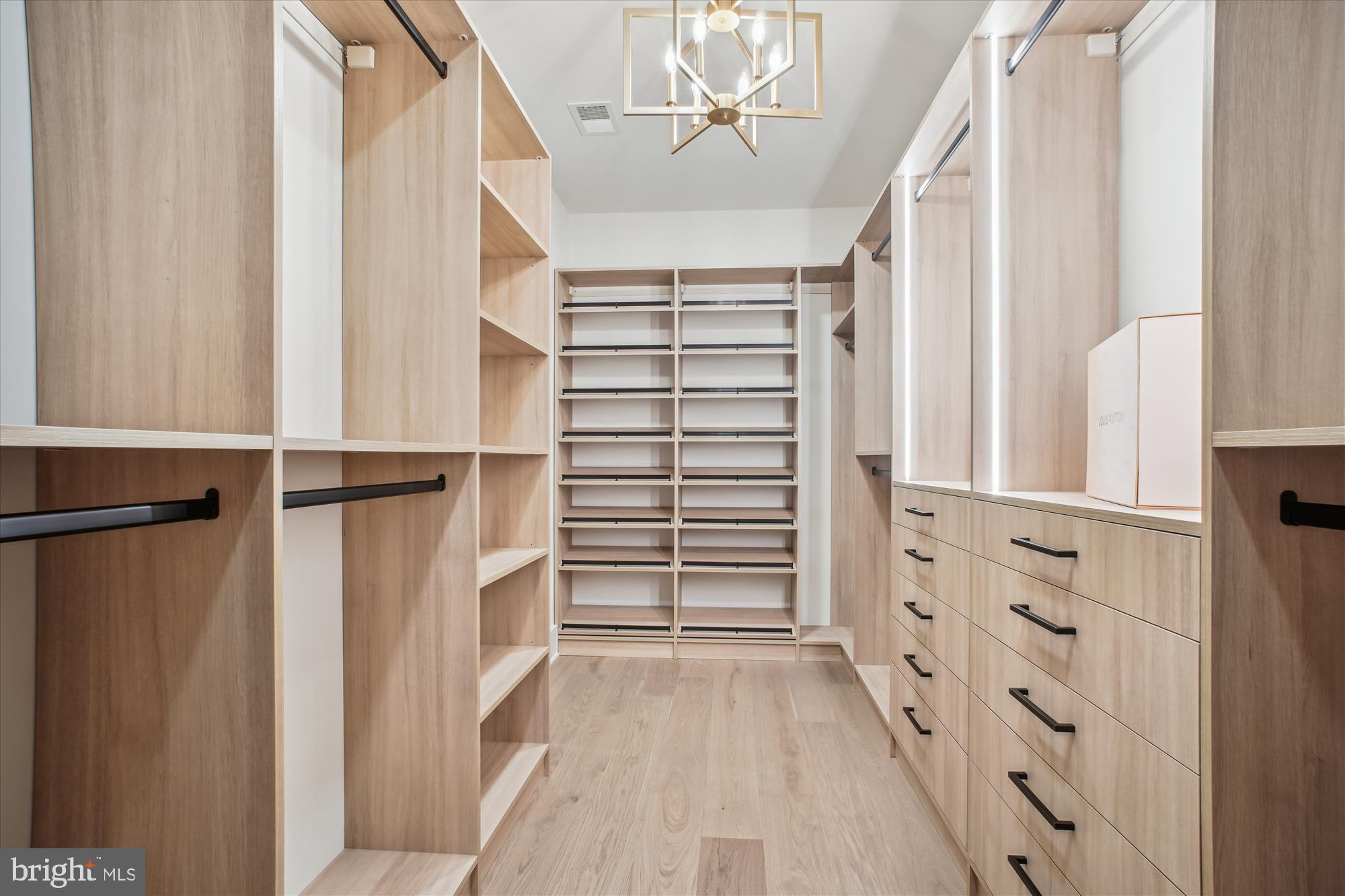 HALEMHURST - Residential