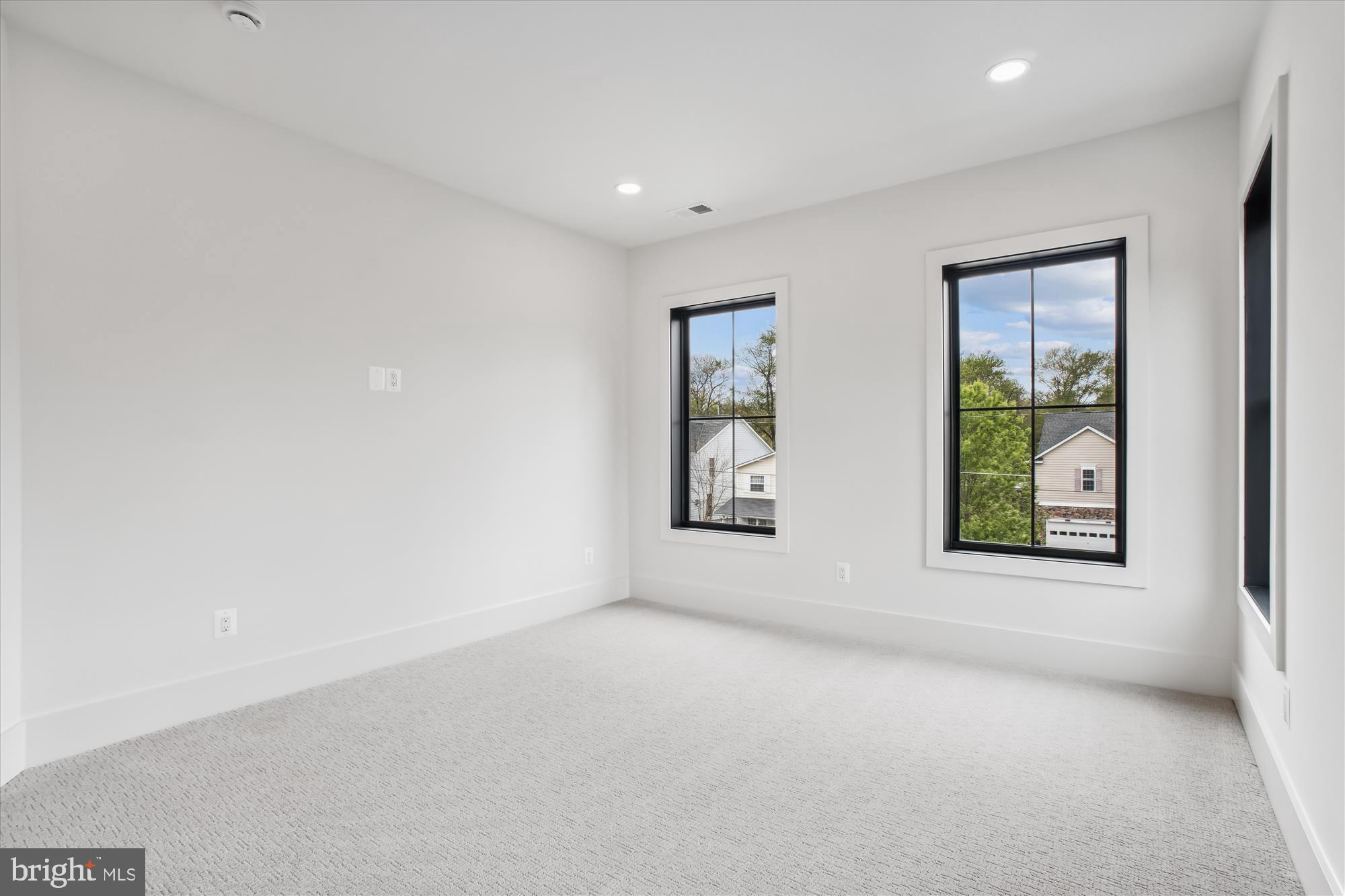 HALEMHURST - Residential