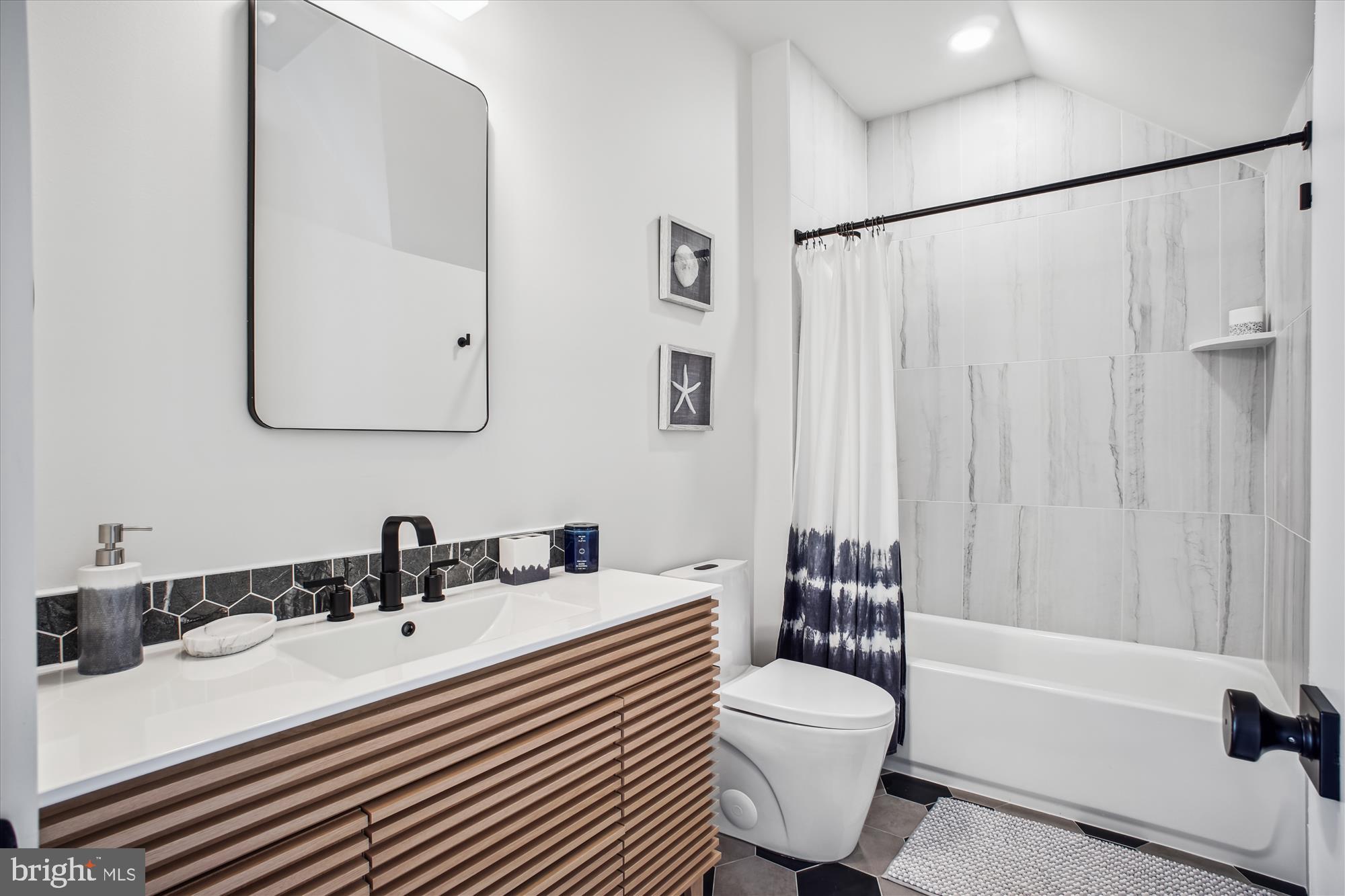 HALEMHURST - Residential