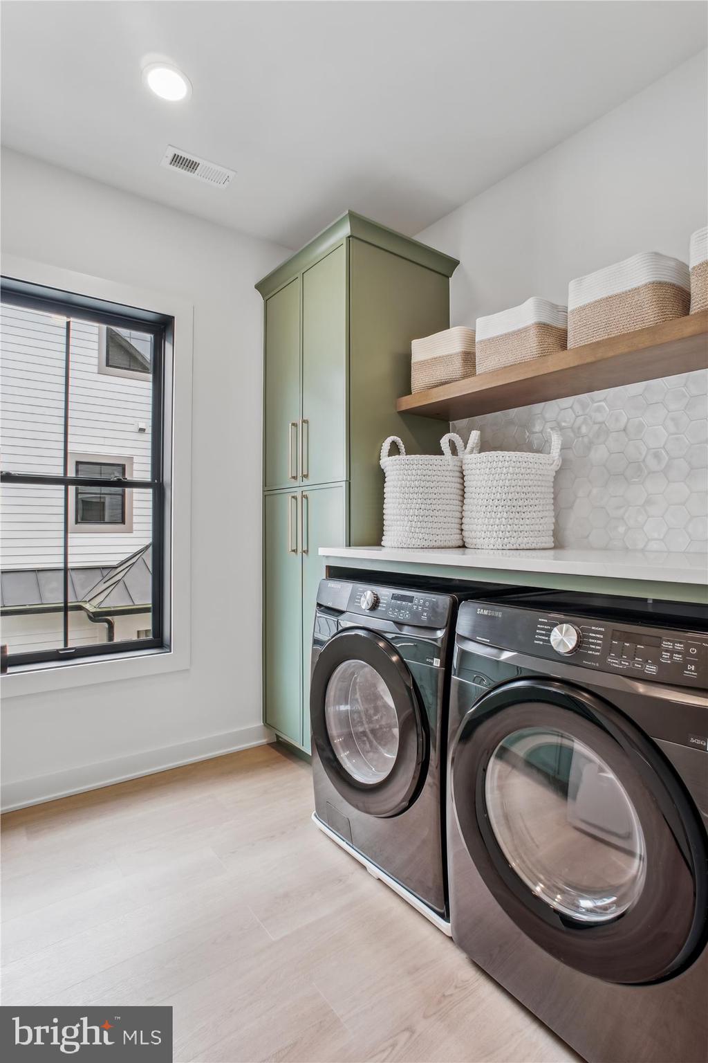 HALEMHURST - Residential