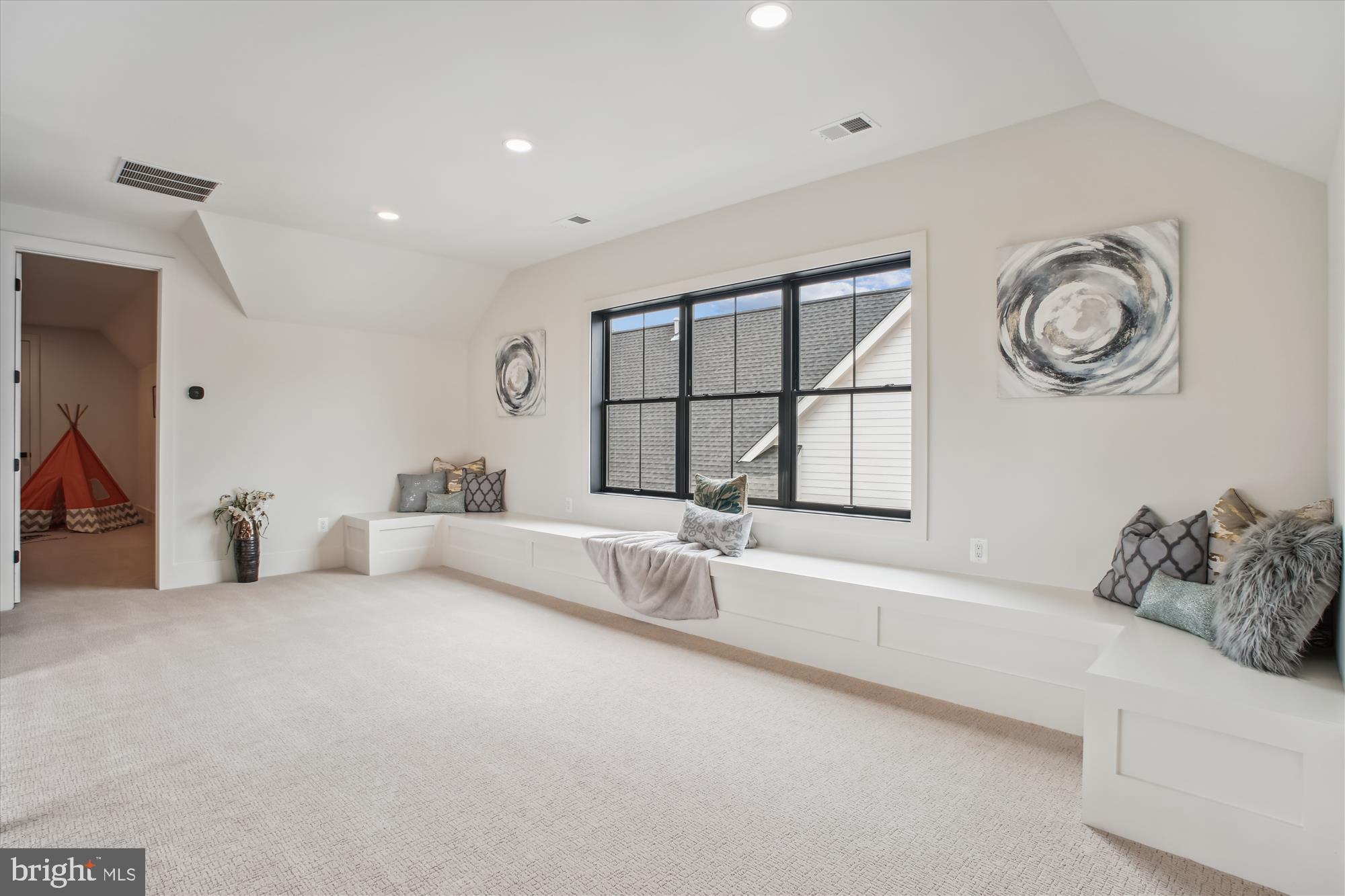 HALEMHURST - Residential