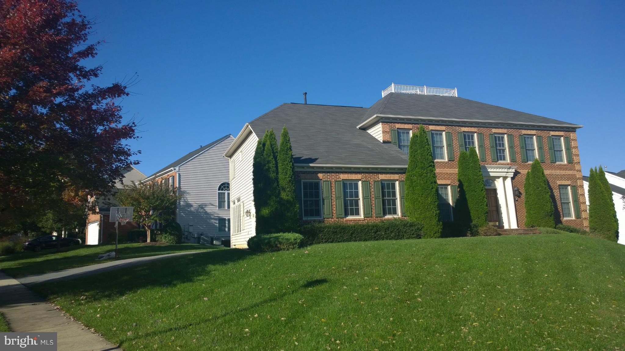 Elegant three finished living levels 4,300 sqft, Gourmet kitchen with island workspace opens to Family Room and Breakfast/Morning/Sun room. Stunning two story foyer with hardwood floor. Fireplace in the Family Room, Security system, Wet bar in recreation room. Hard to find house in excellent school Wootton and Frost District.