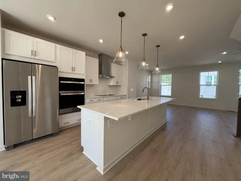MLS: VAPW2132058