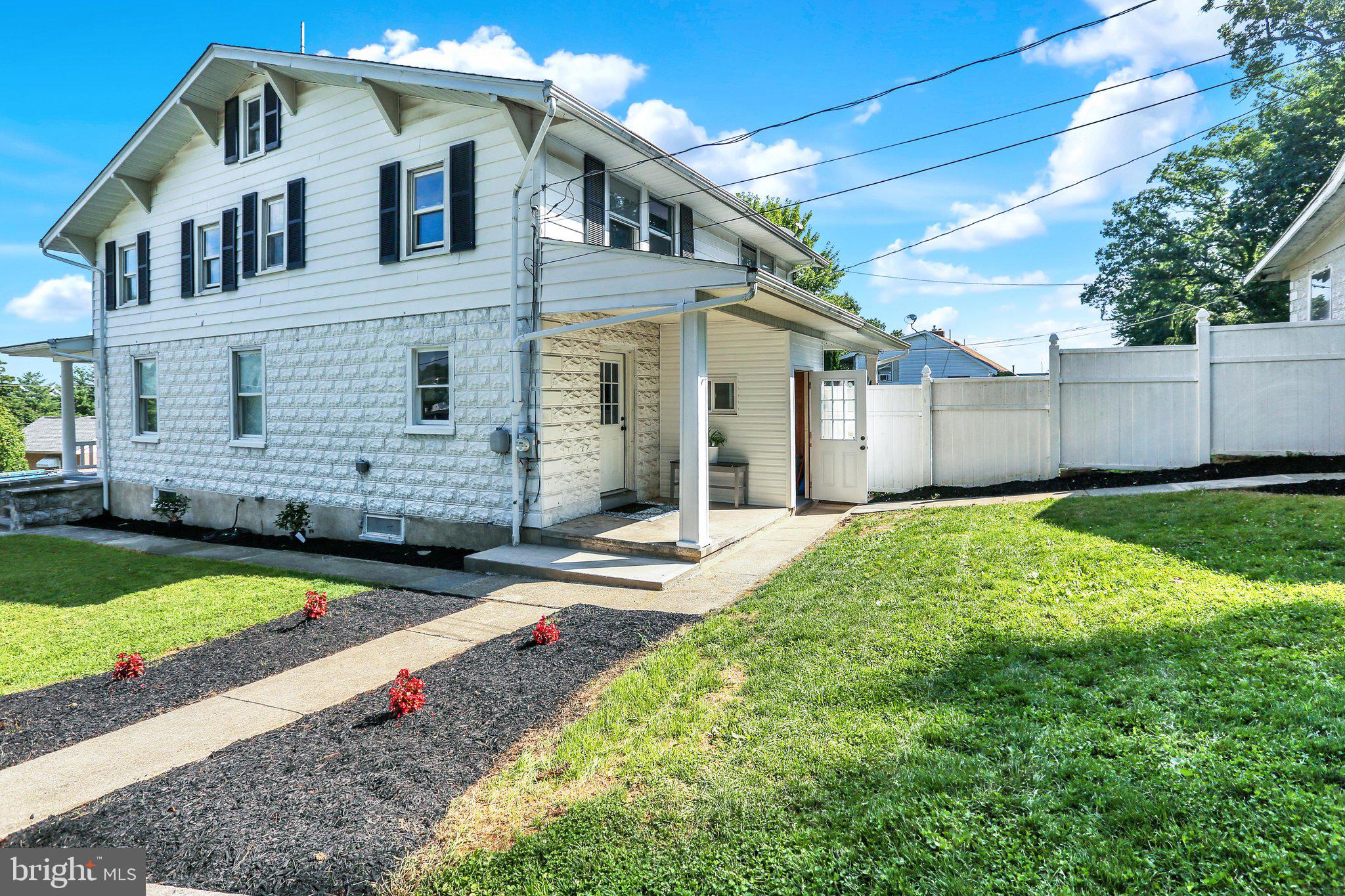 929 JOHN STREET