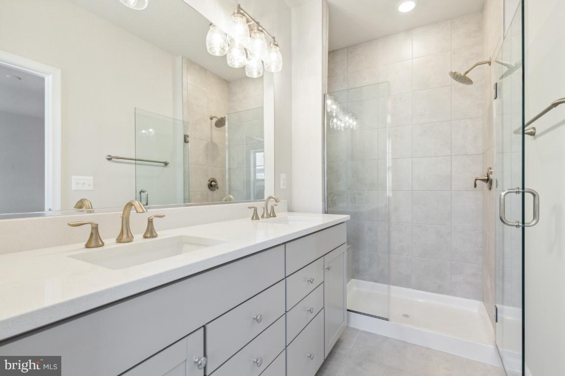 JEFFERSON SQUARE - Residential