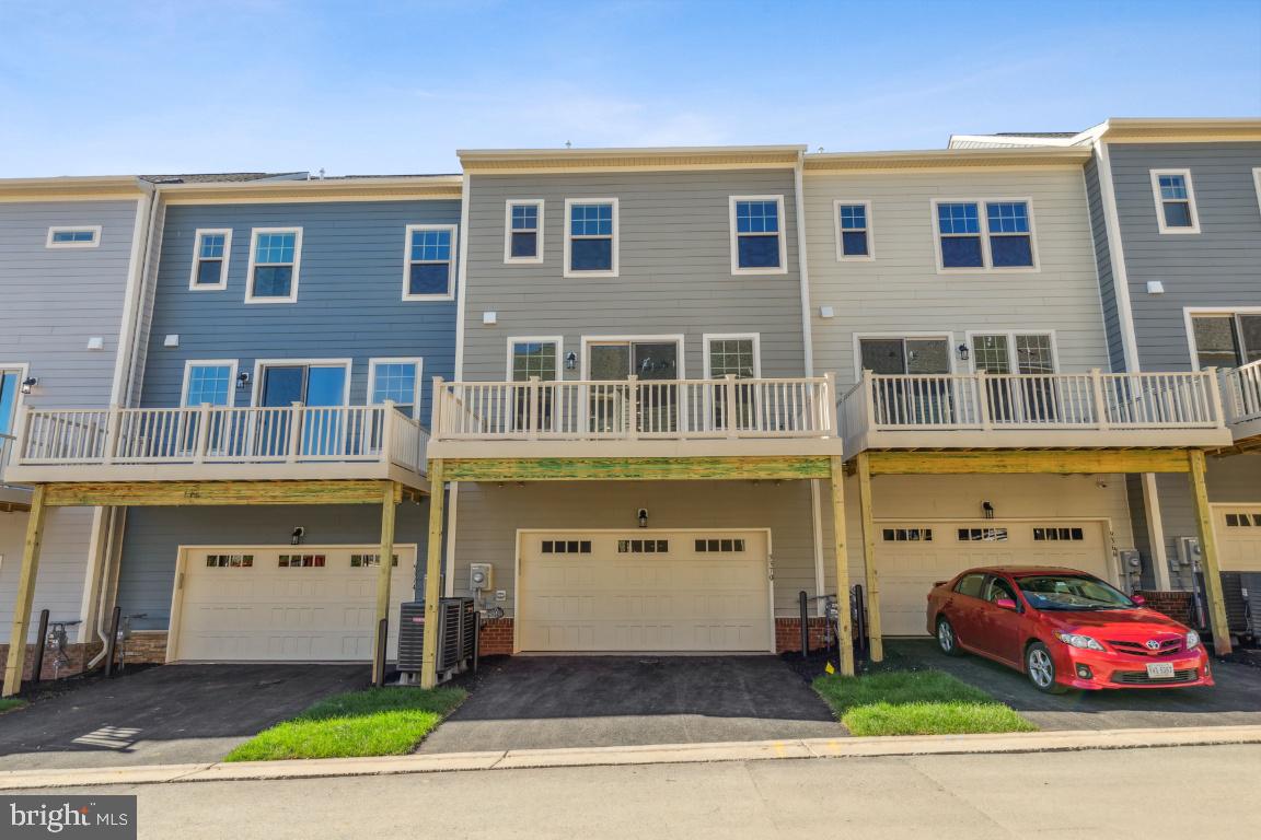 JEFFERSON SQUARE - Residential