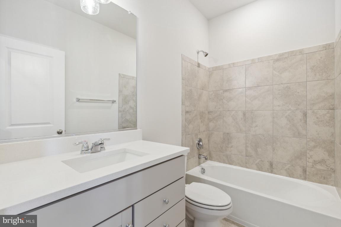 JEFFERSON SQUARE - Residential