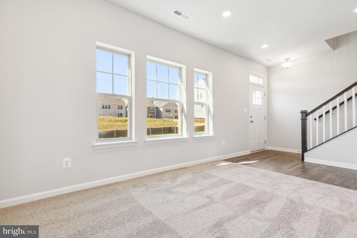 JEFFERSON SQUARE - Residential