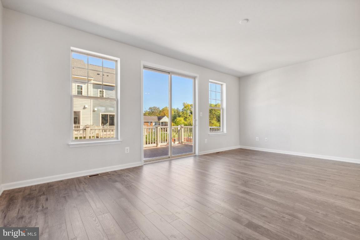 JEFFERSON SQUARE - Residential