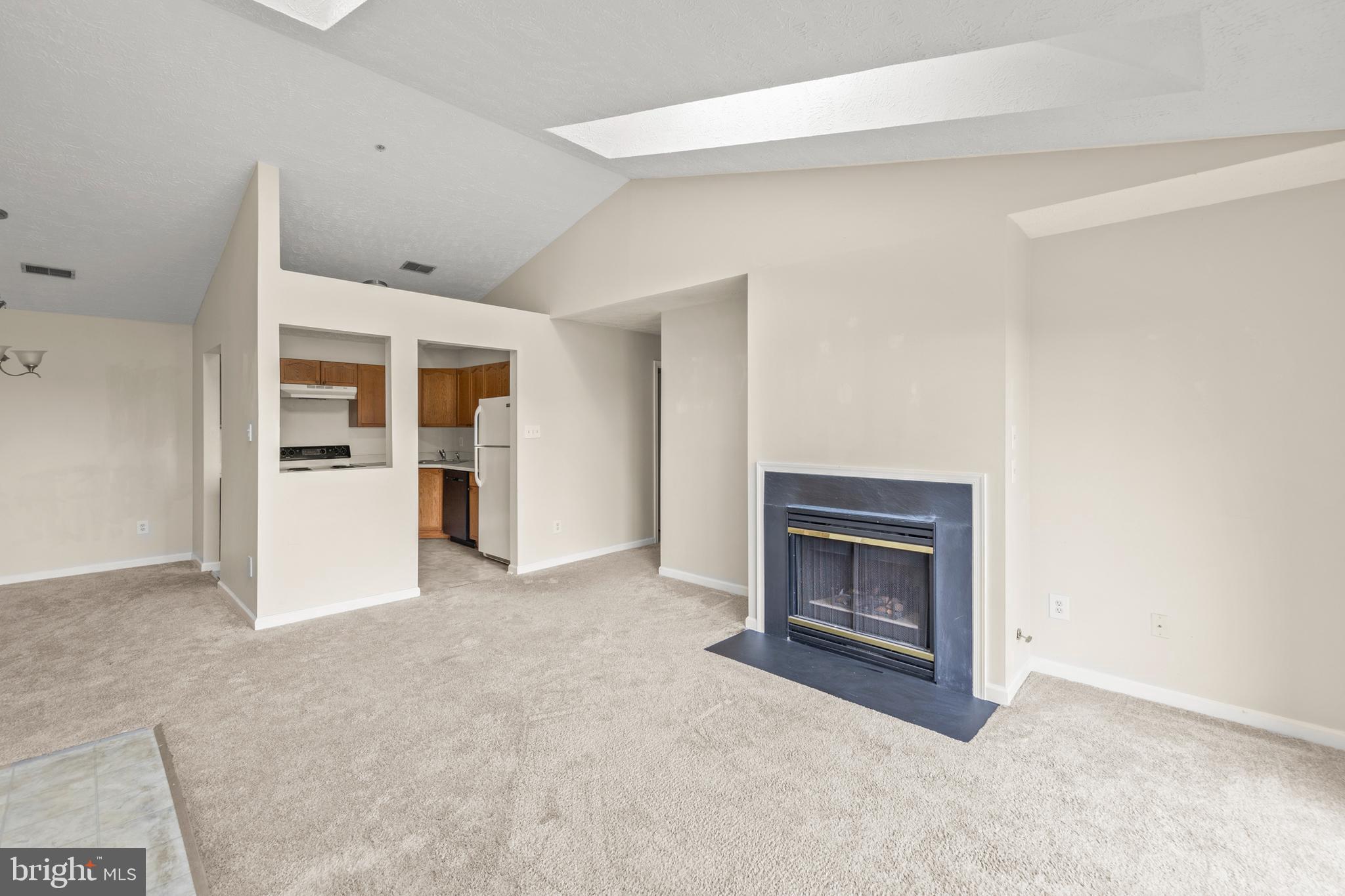 PARKVIEW CONDOMINIUMS - Residential Lease