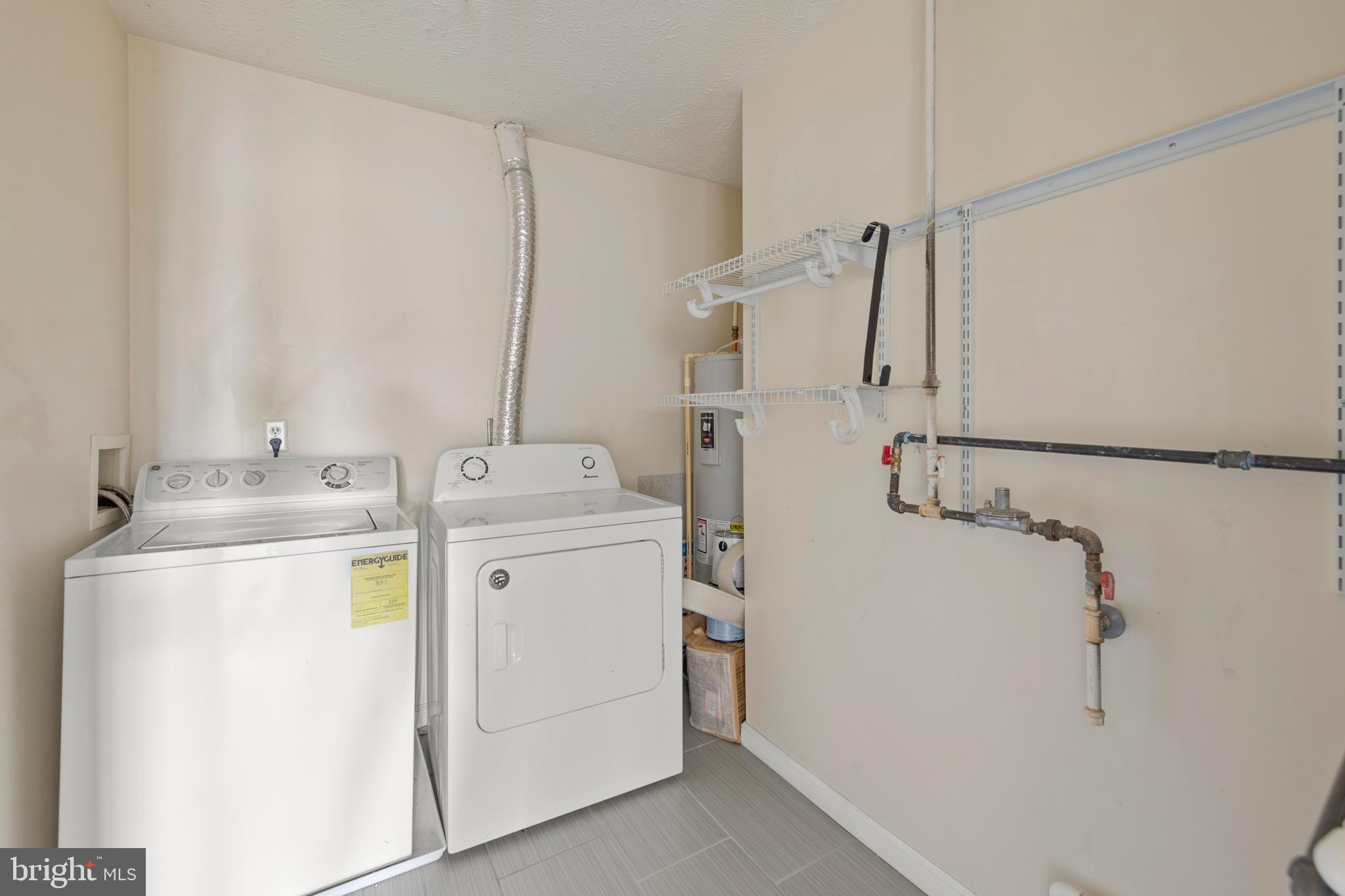 PARKVIEW CONDOMINIUMS - Residential Lease