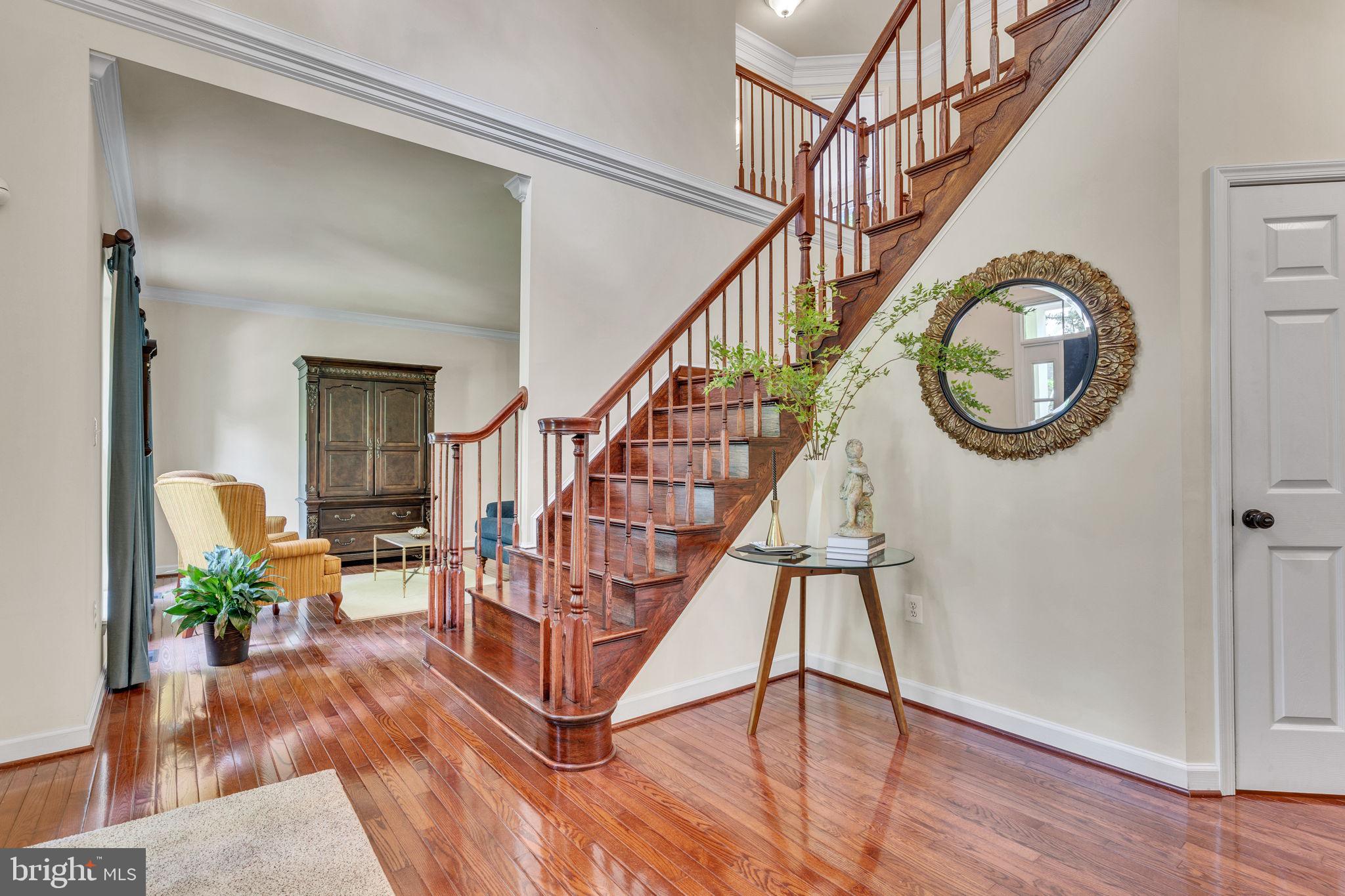 1025 MOURNING DOVE COURT