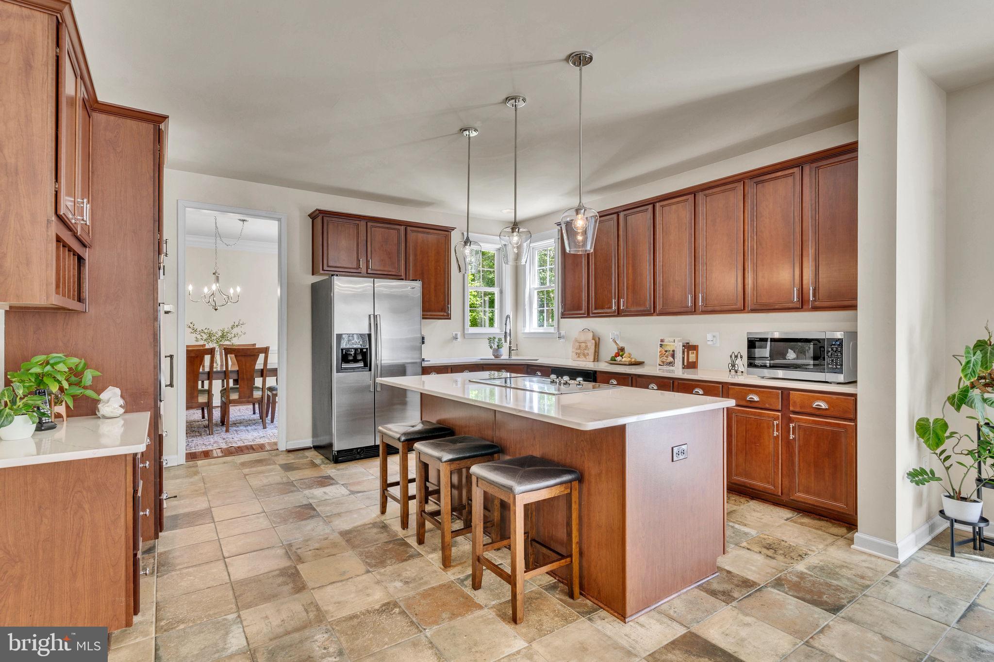 1025 MOURNING DOVE COURT