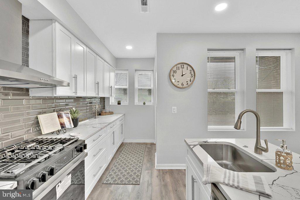 CLIFTON PARK - Residential