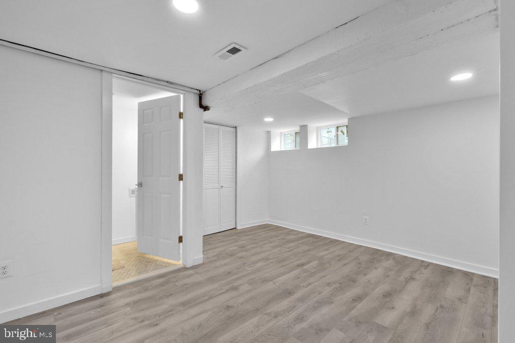 CLIFTON PARK - Residential