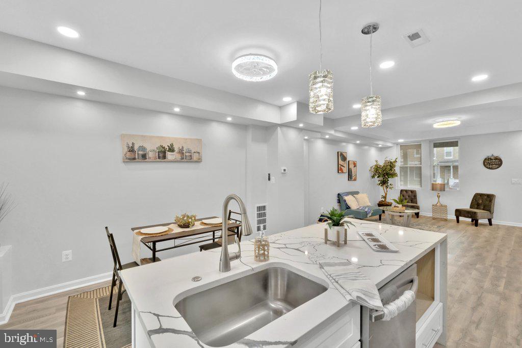 CLIFTON PARK - Residential