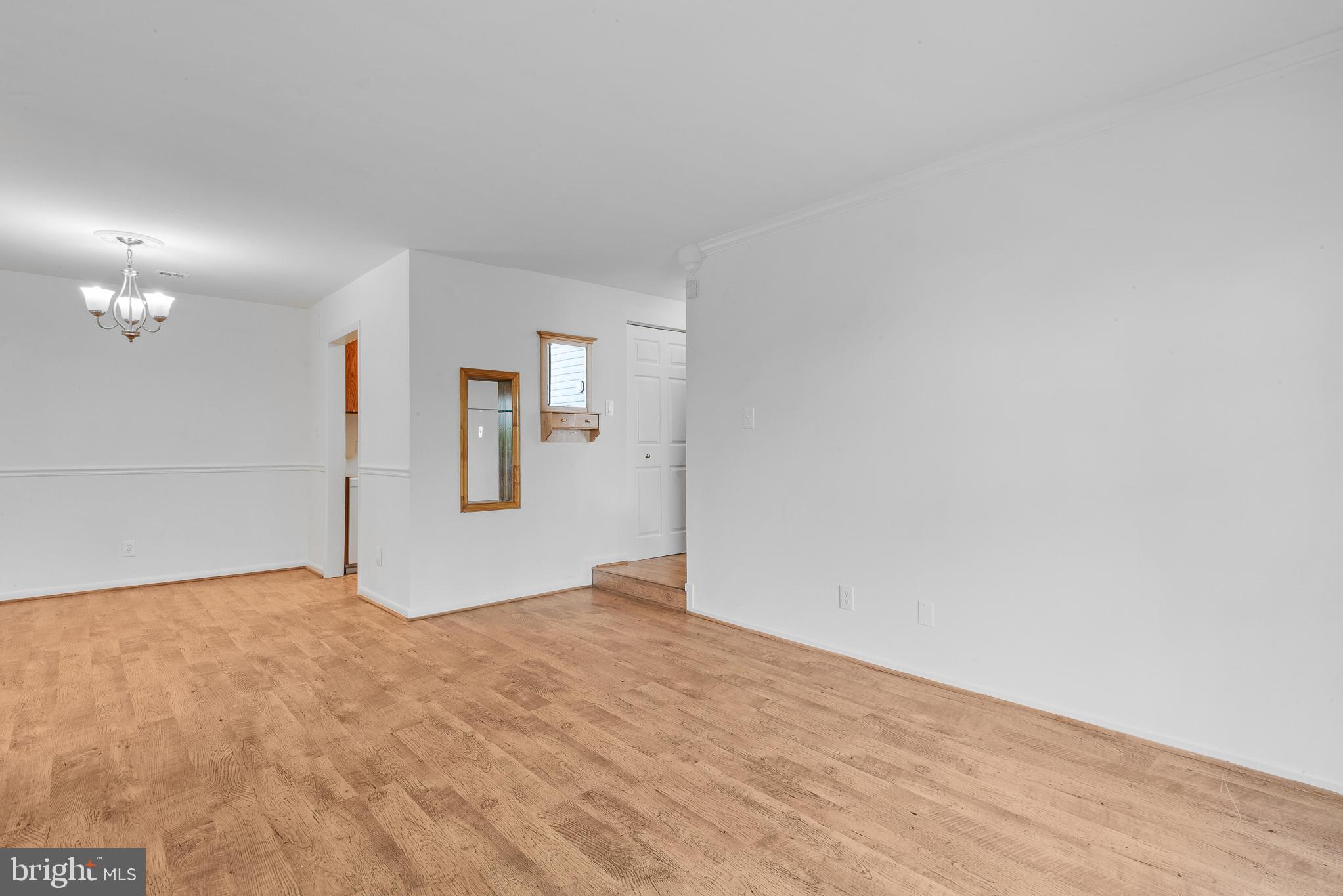 FARMINGDALE - Residential