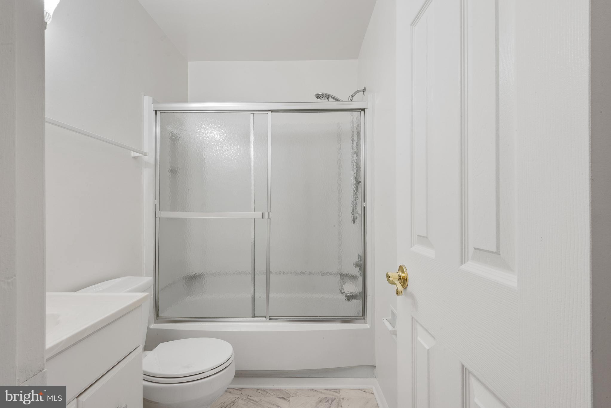 FARMINGDALE - Residential