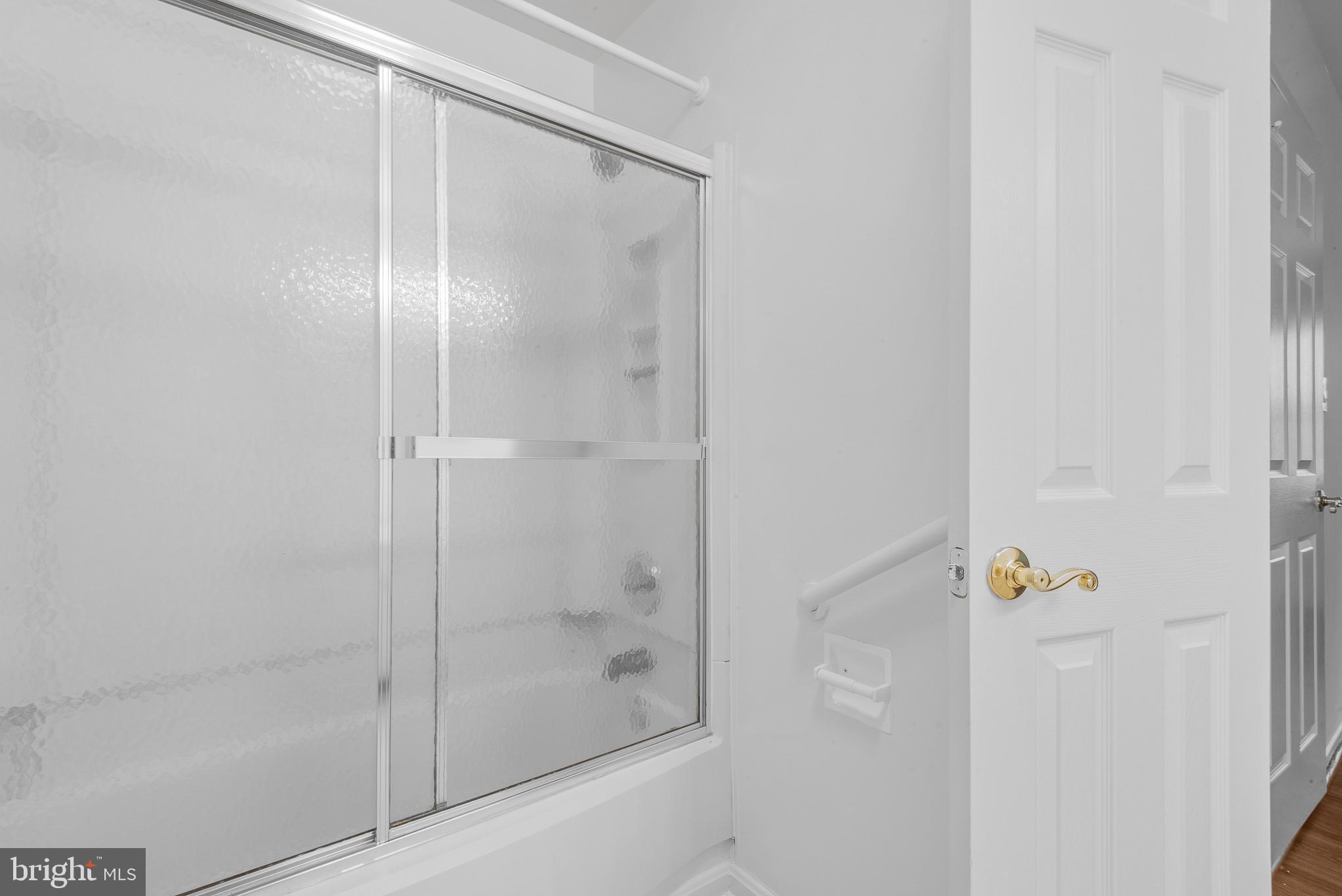 FARMINGDALE - Residential