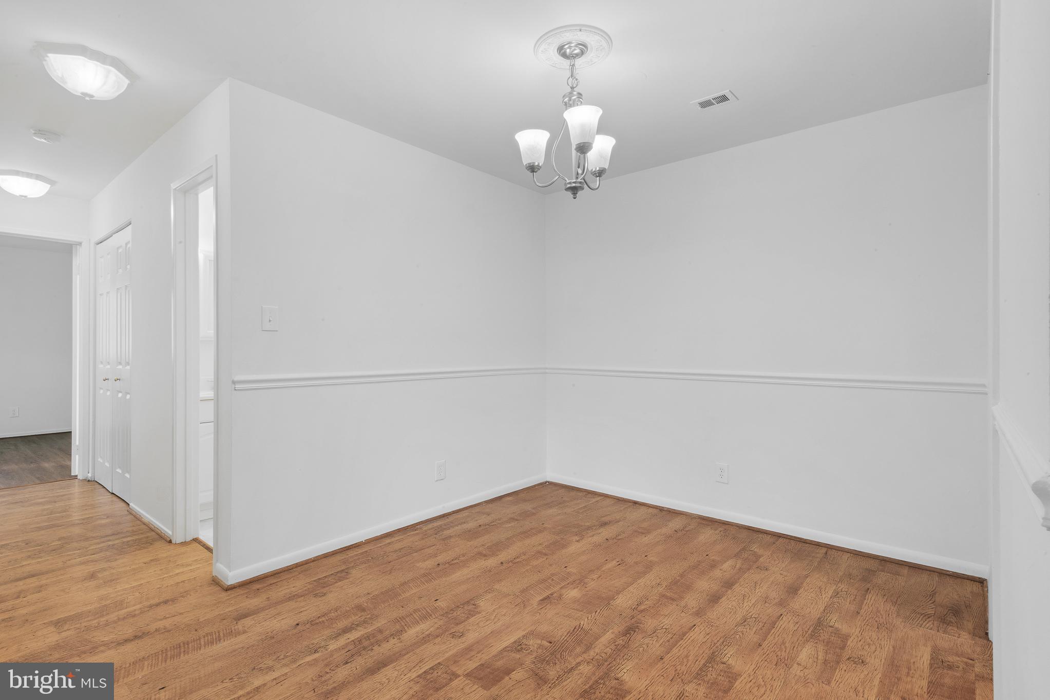 FARMINGDALE - Residential