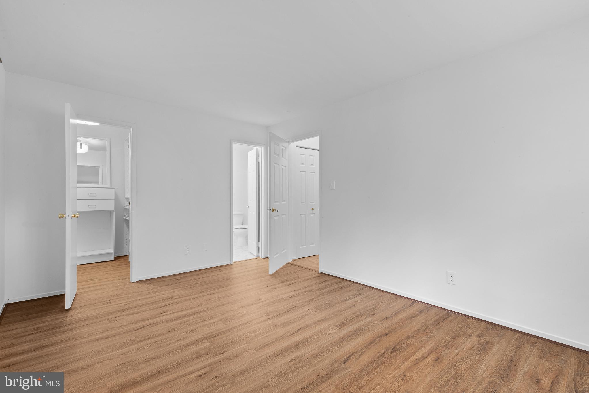 FARMINGDALE - Residential