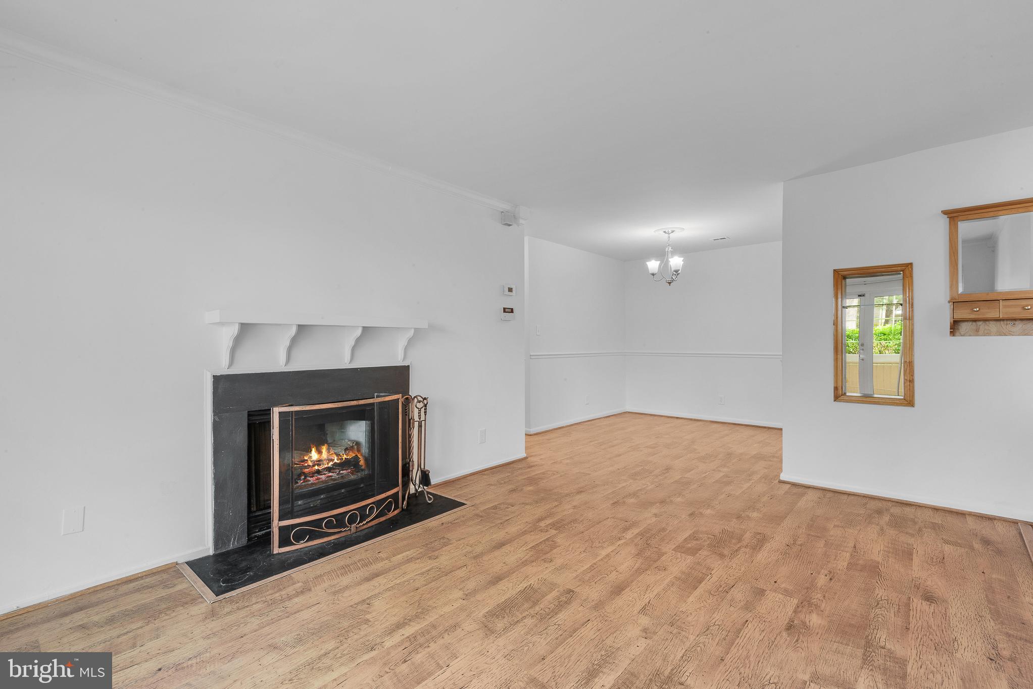 FARMINGDALE - Residential