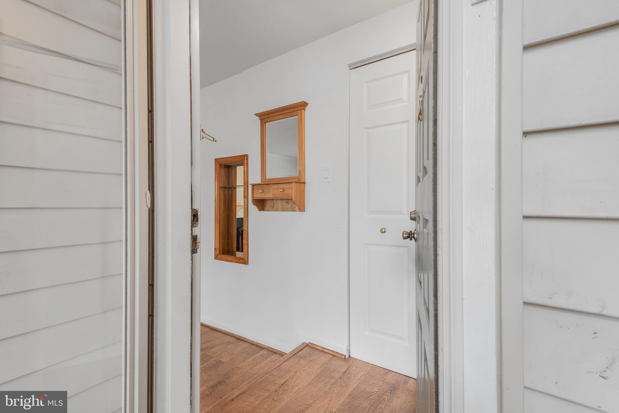 FARMINGDALE - Residential