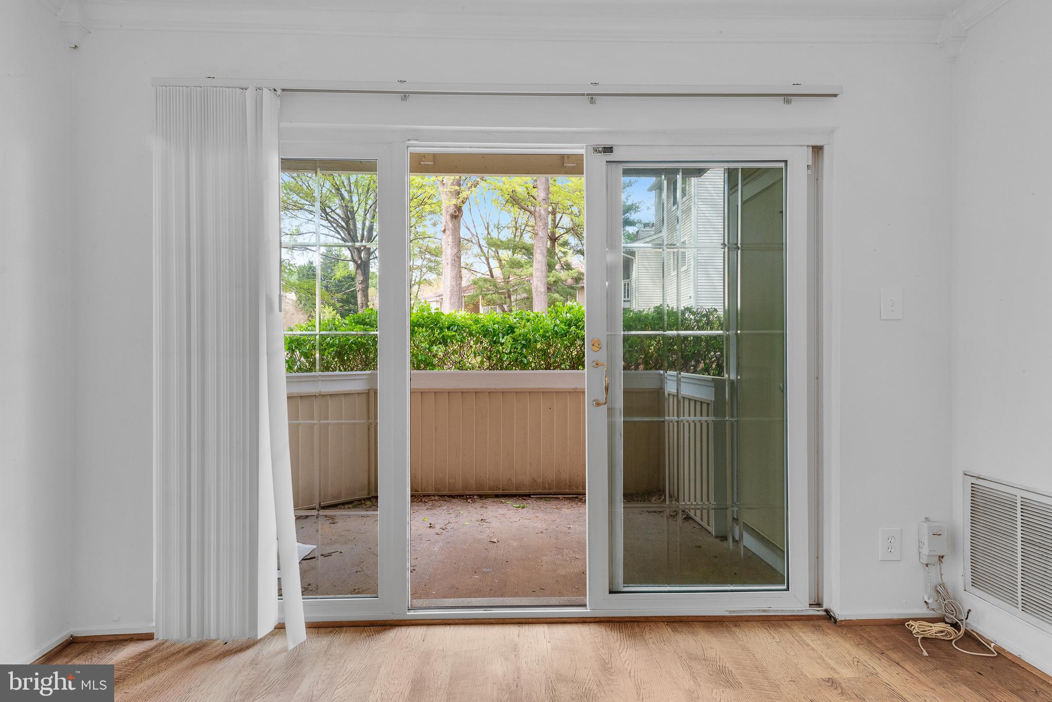 FARMINGDALE - Residential