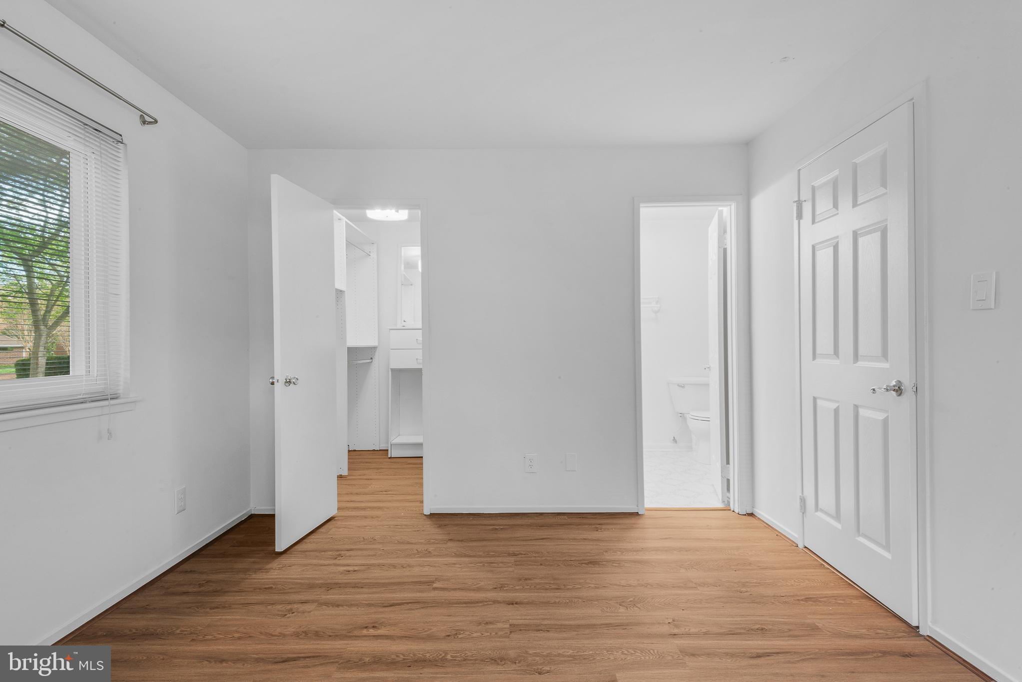 FARMINGDALE - Residential