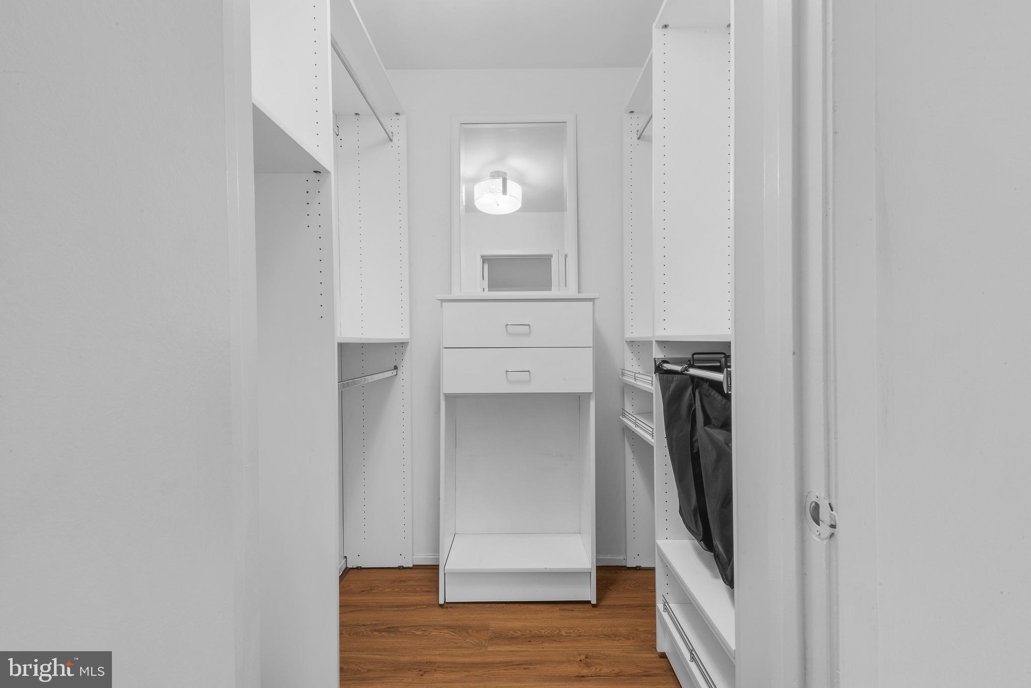 FARMINGDALE - Residential