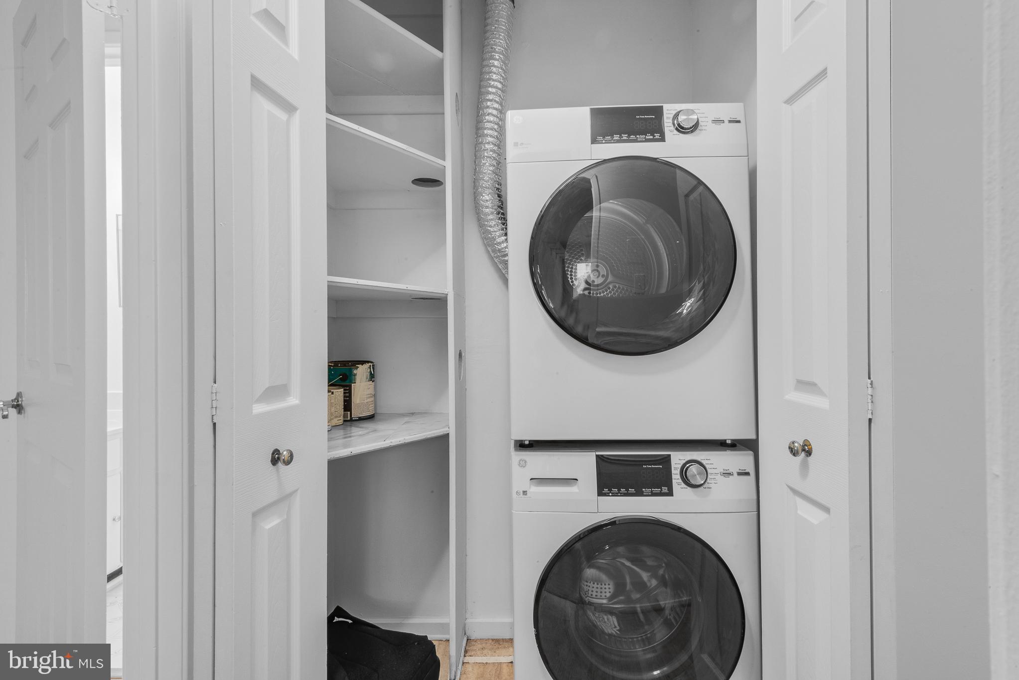 FARMINGDALE - Residential