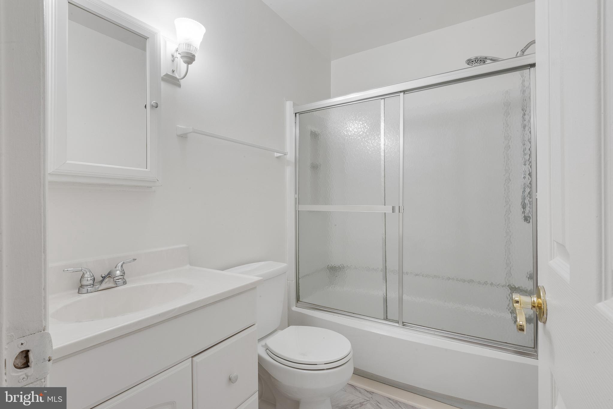 FARMINGDALE - Residential