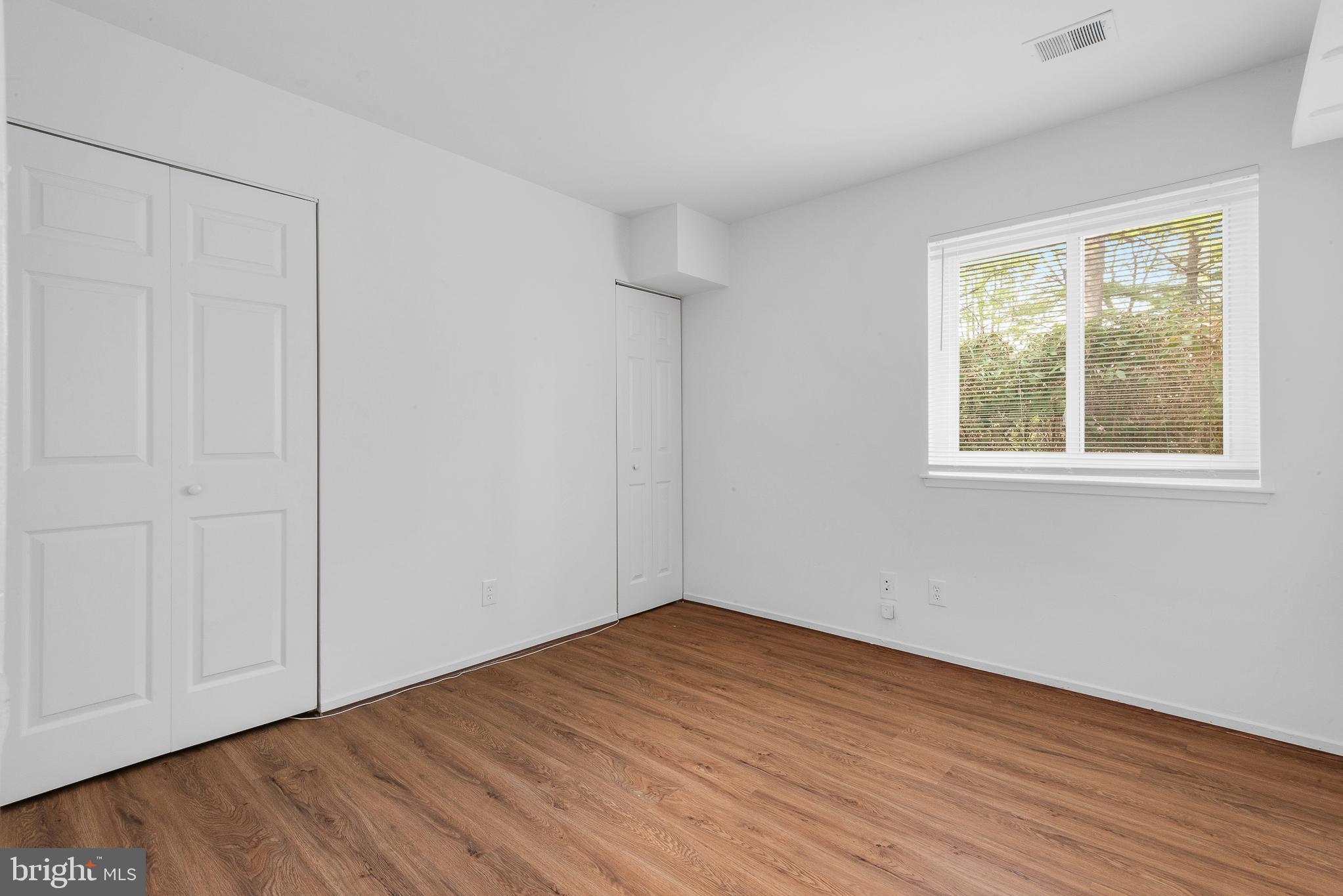 FARMINGDALE - Residential