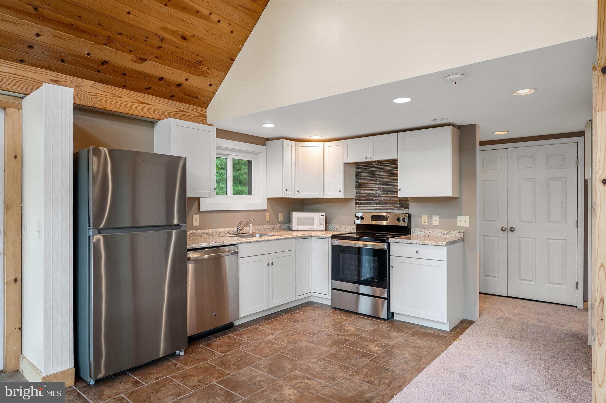 MONTEVALLO HILLS - Residential