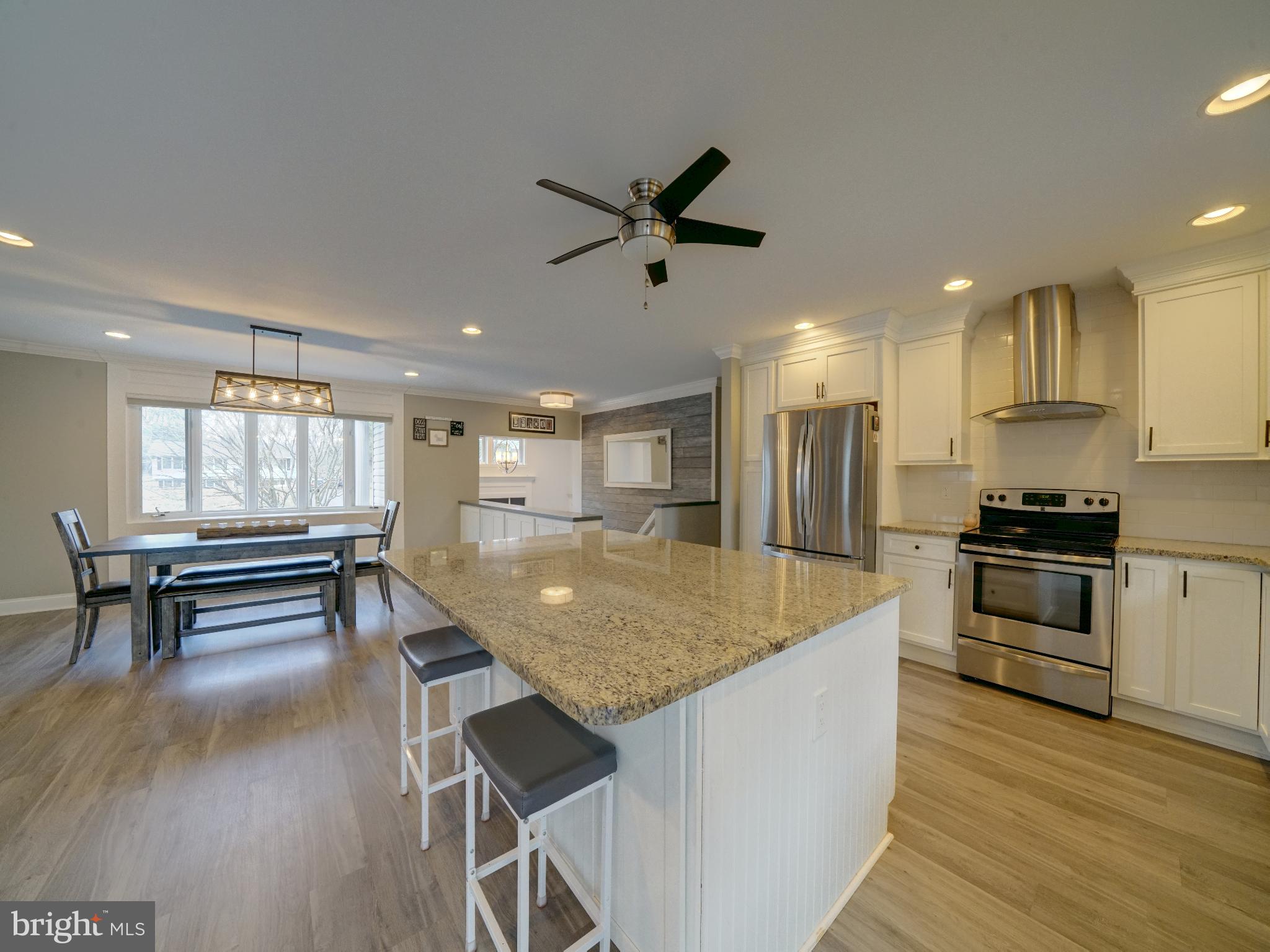 EMERALD VALLEY - Residential