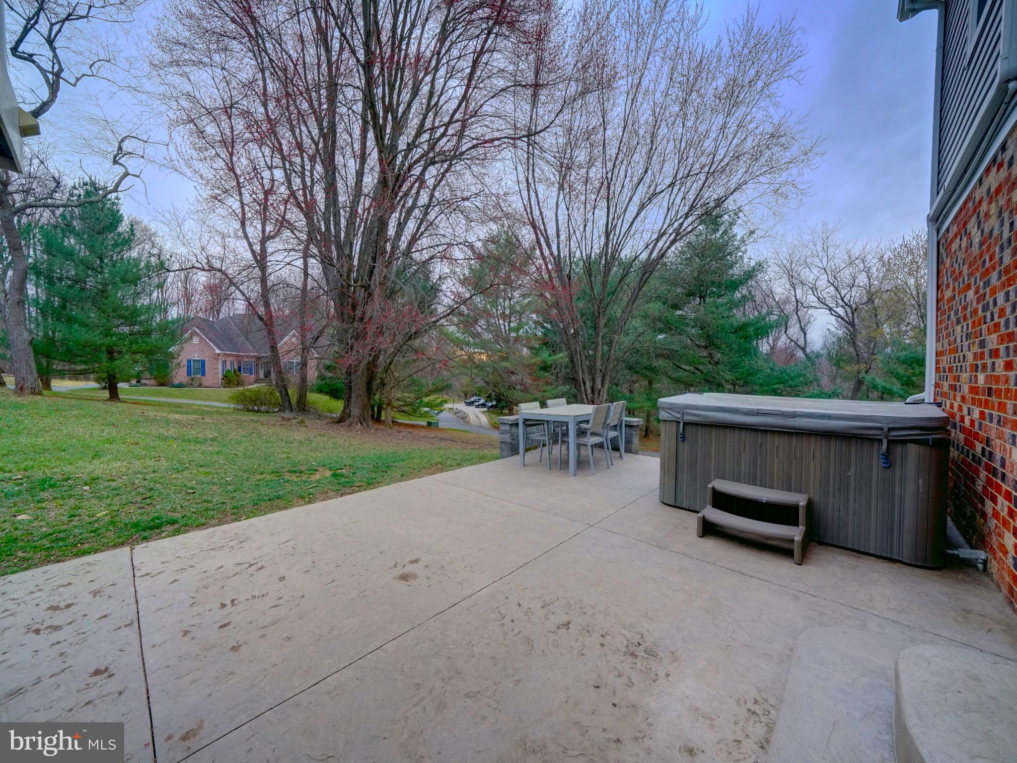 EMERALD VALLEY - Residential