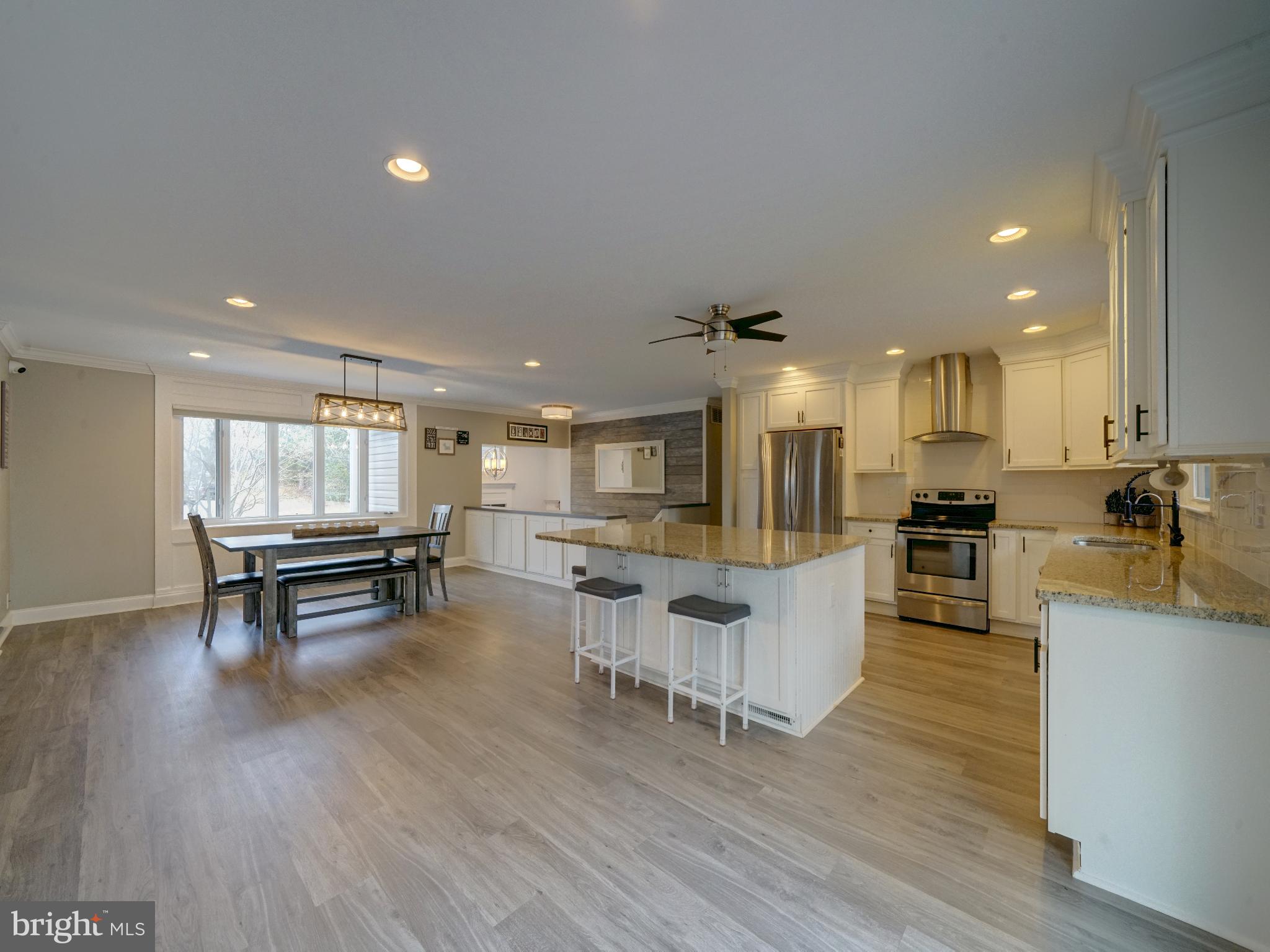 EMERALD VALLEY - Residential