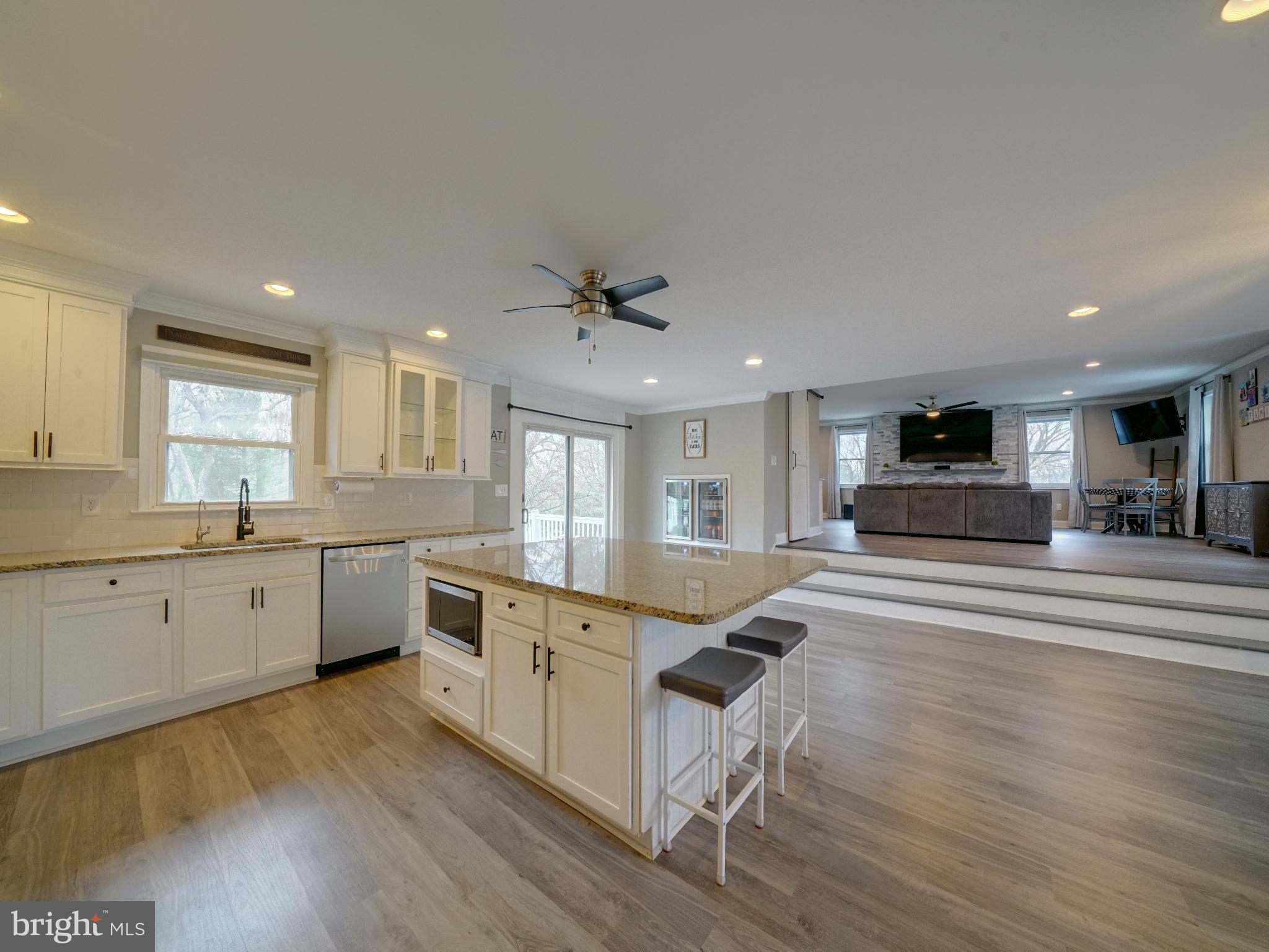 EMERALD VALLEY - Residential