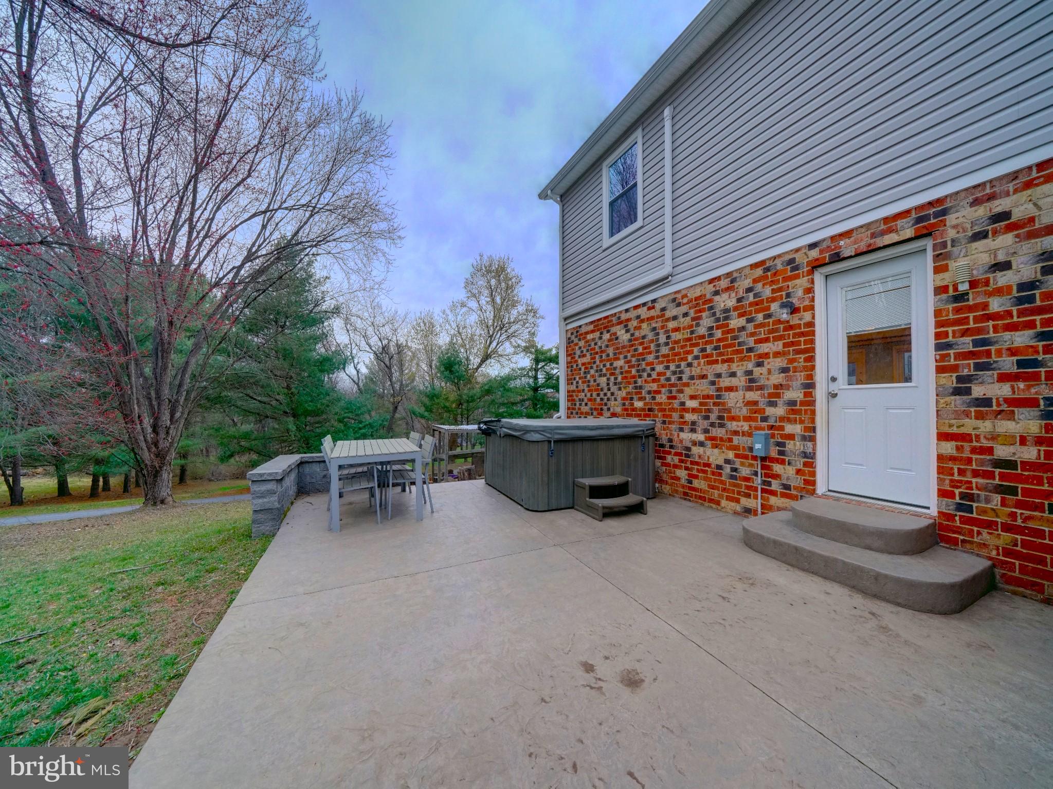 EMERALD VALLEY - Residential