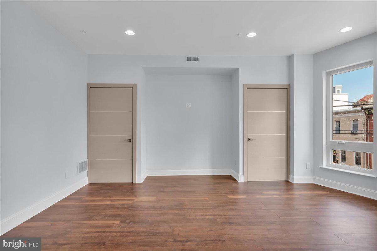 POINT BREEZE - Residential