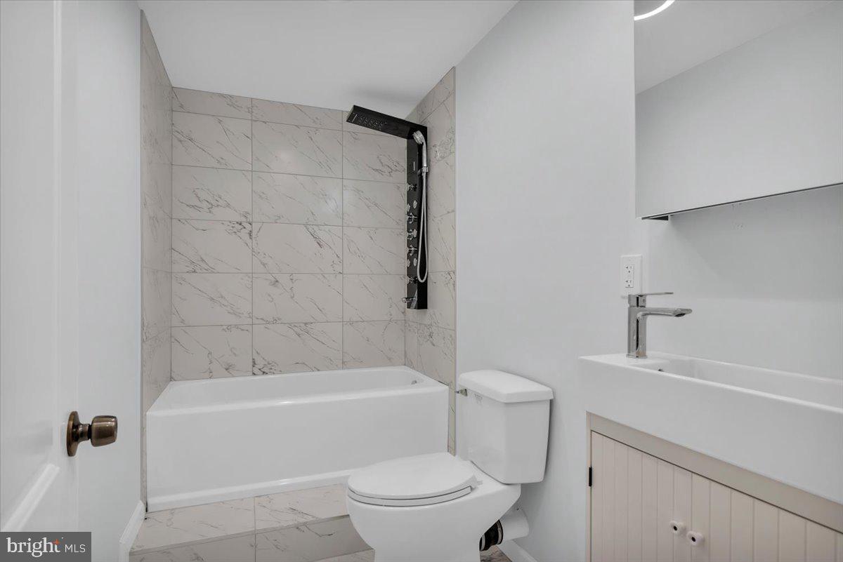 POINT BREEZE - Residential