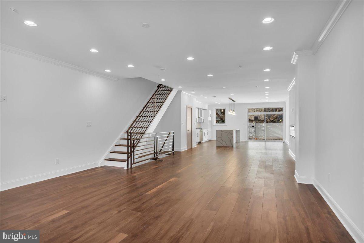 POINT BREEZE - Residential