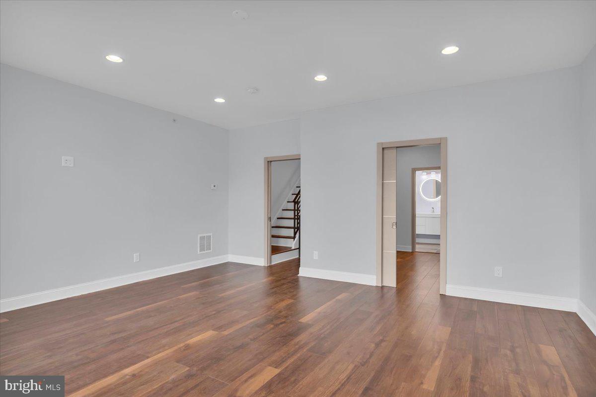 POINT BREEZE - Residential