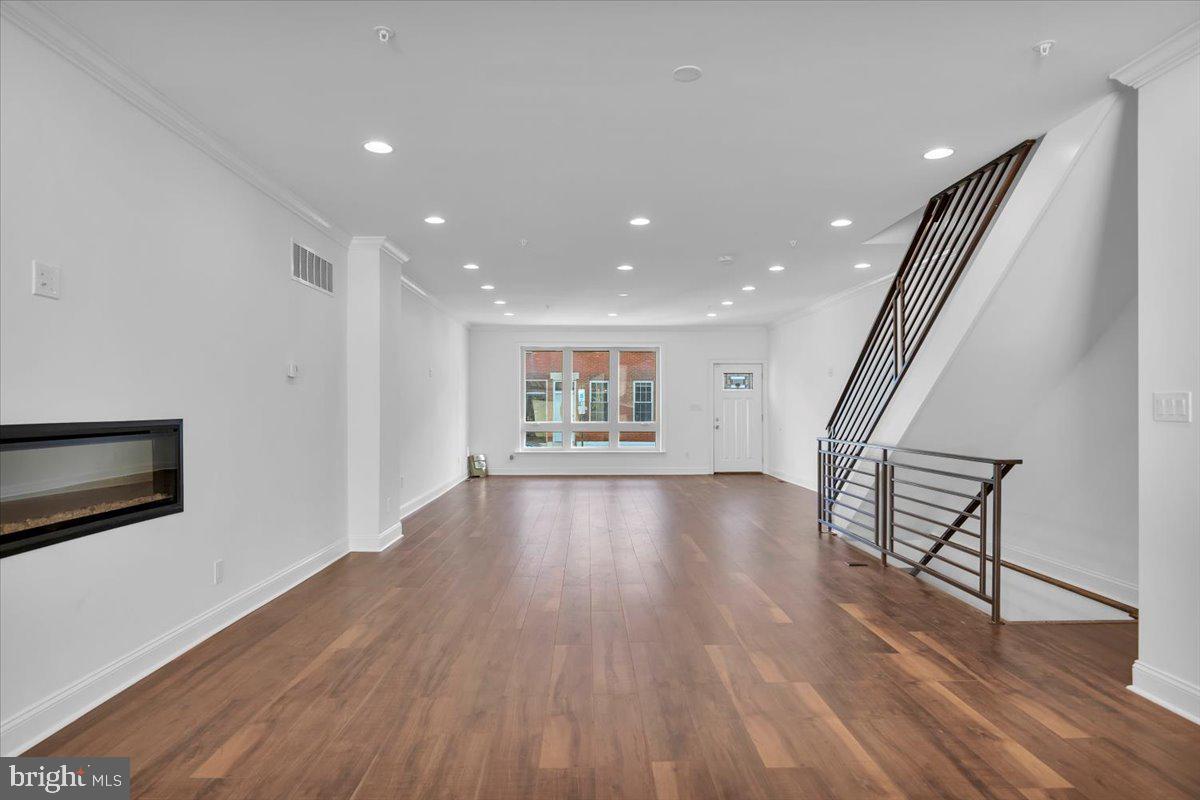 POINT BREEZE - Residential